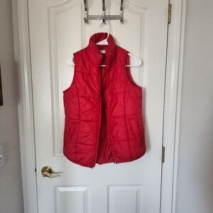 Cute red puffer vest women's size Medium